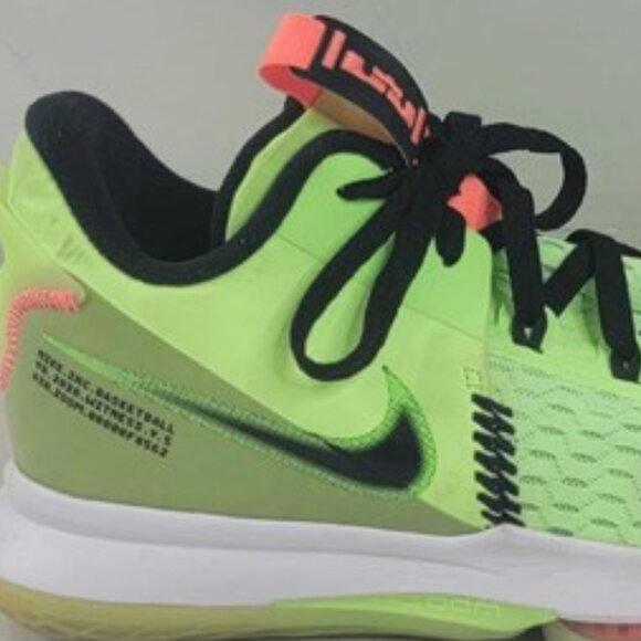 NIKE LEBRON WITNESS 5 \